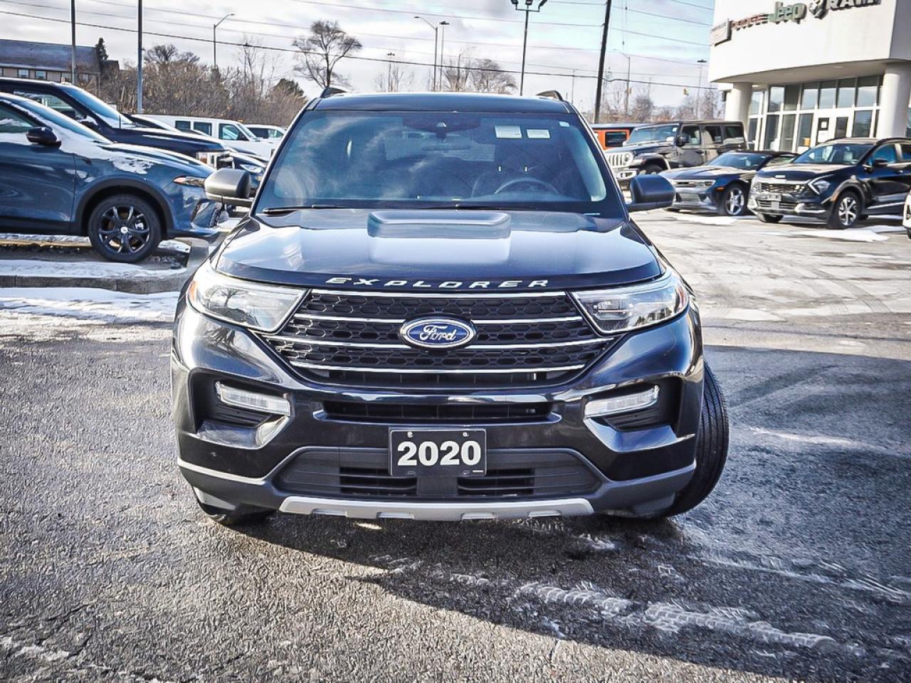 2020 Ford Explorer  Photo