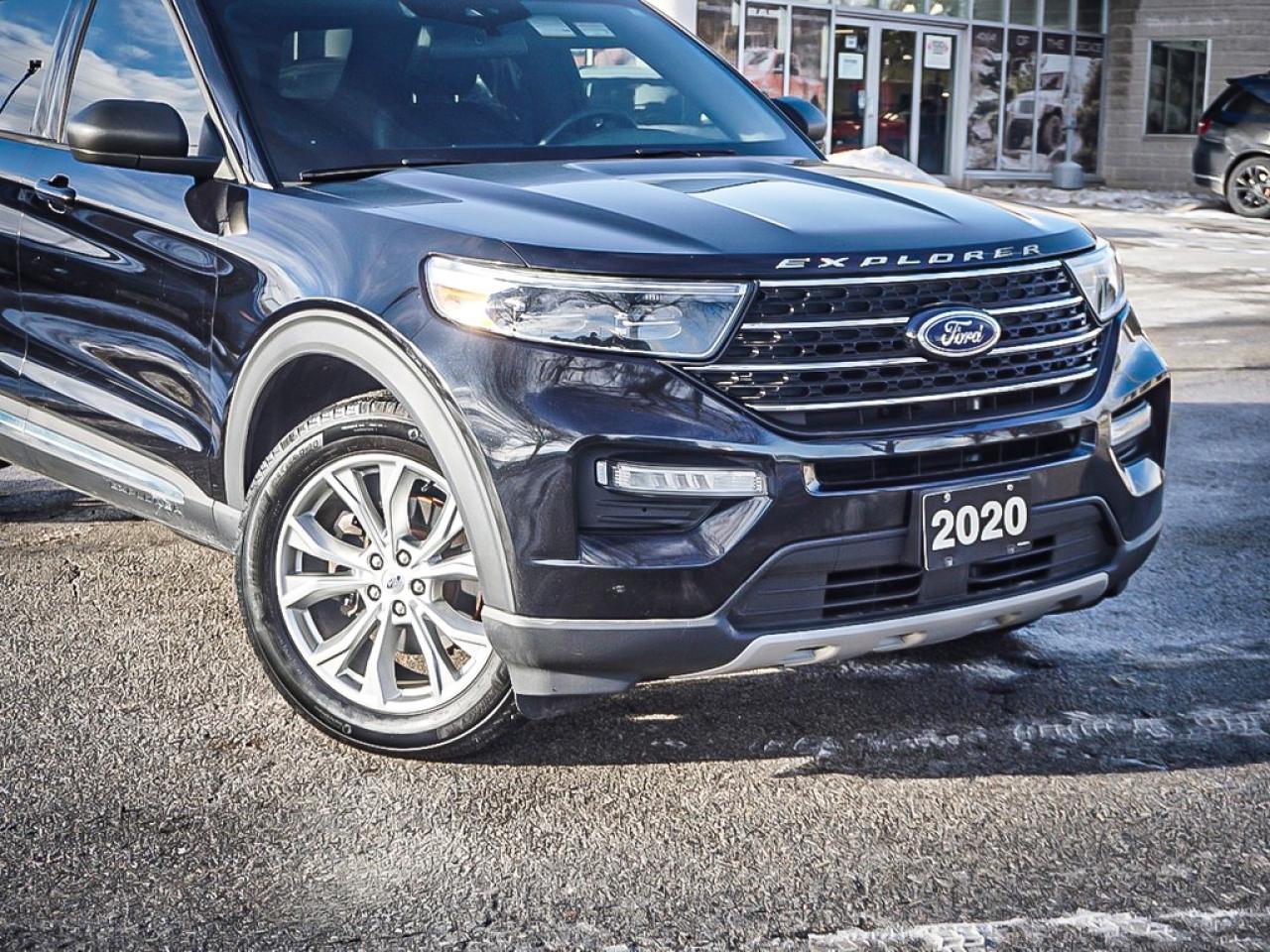 2020 Ford Explorer  Photo