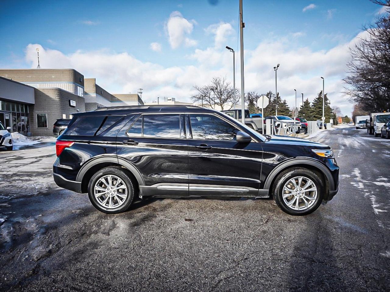 2020 Ford Explorer  Photo