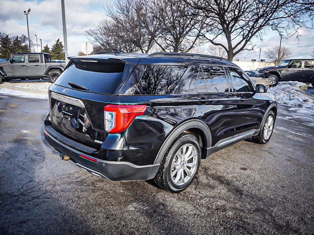 2020 Ford Explorer  Photo