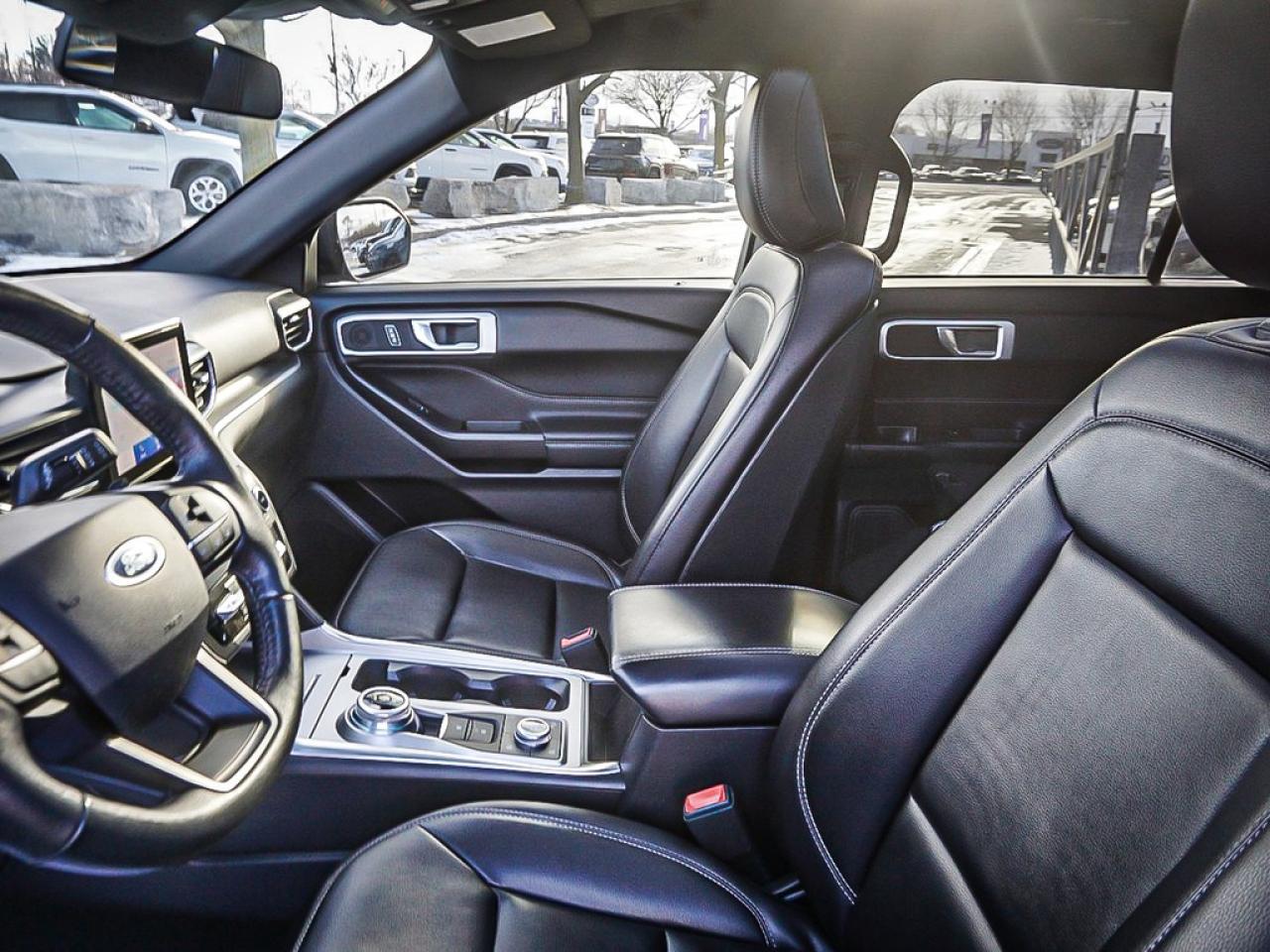 2020 Ford Explorer  Photo