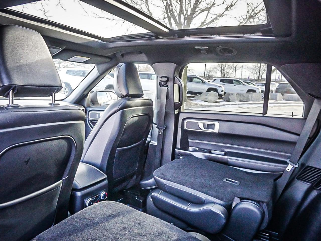 2020 Ford Explorer  Photo