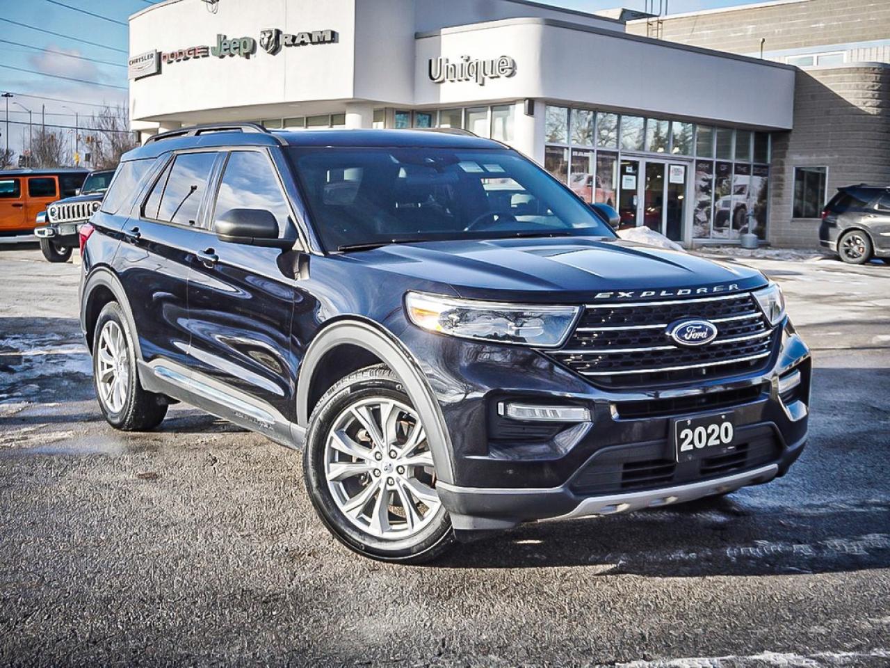 2020 Ford Explorer  Photo