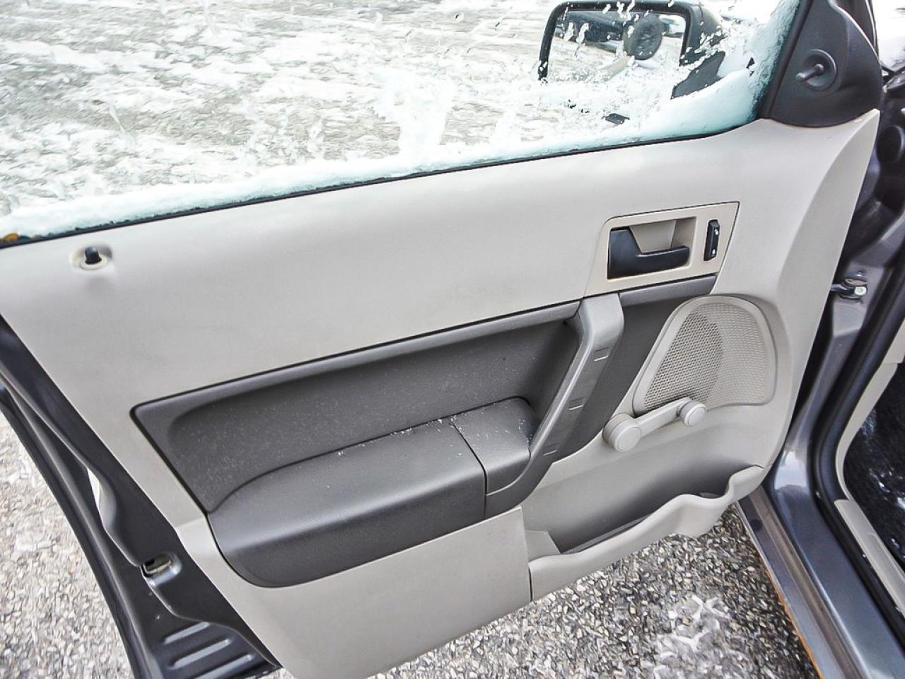 2010 Ford Focus  Photo