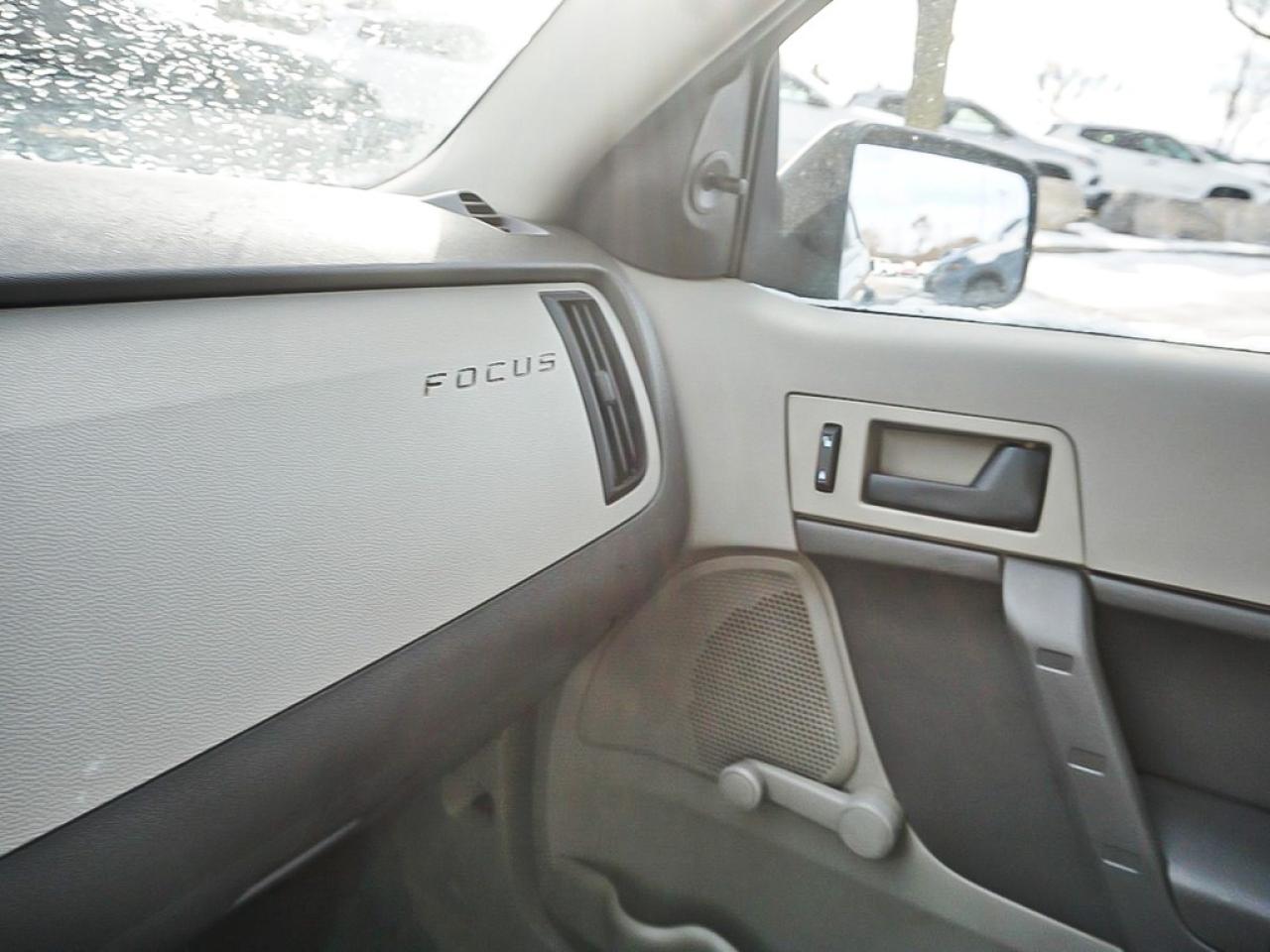 2010 Ford Focus  Photo