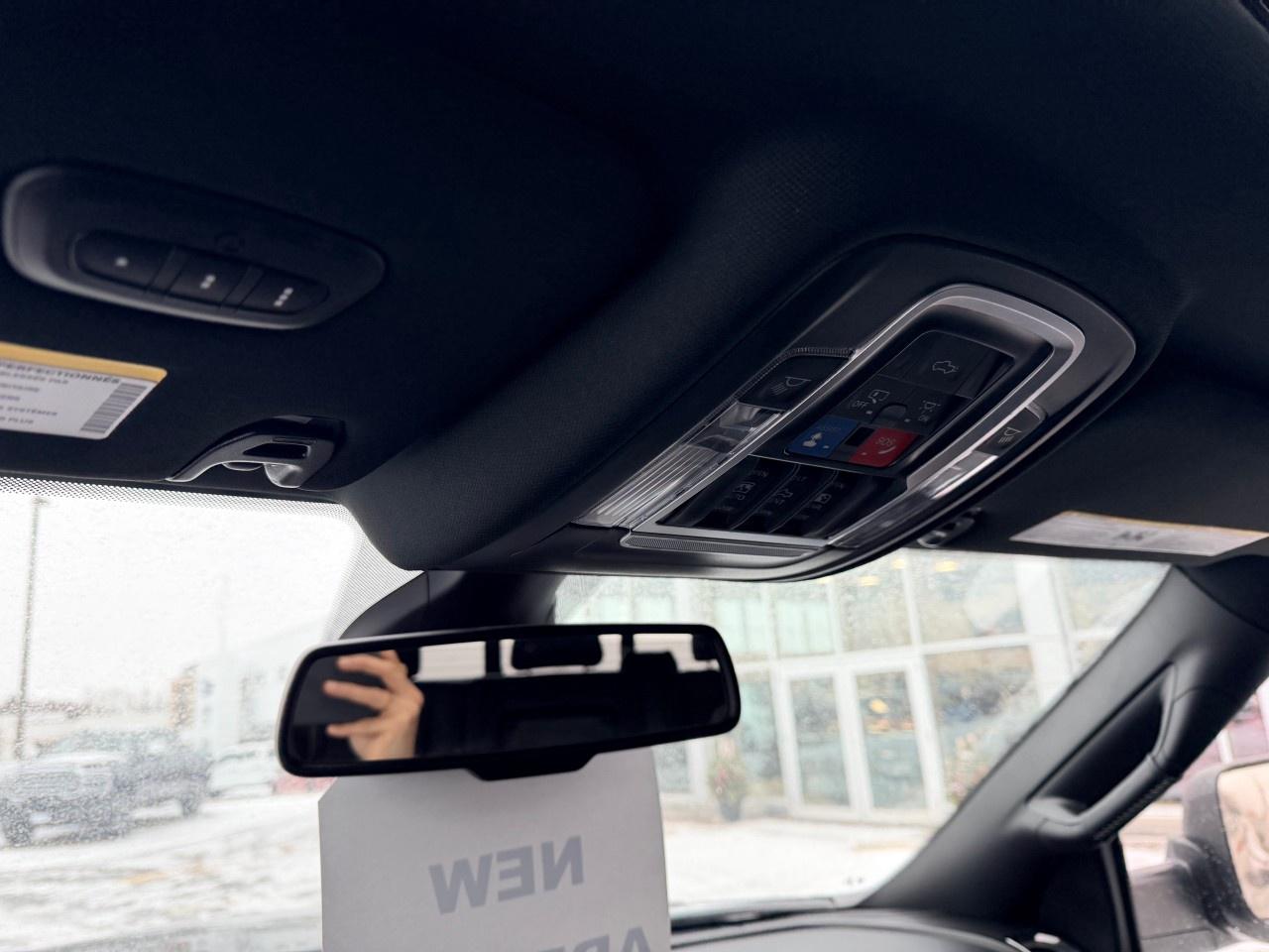 2022 RAM 2500 Limited 4x4 Mega Cab 6'4" Box Photo