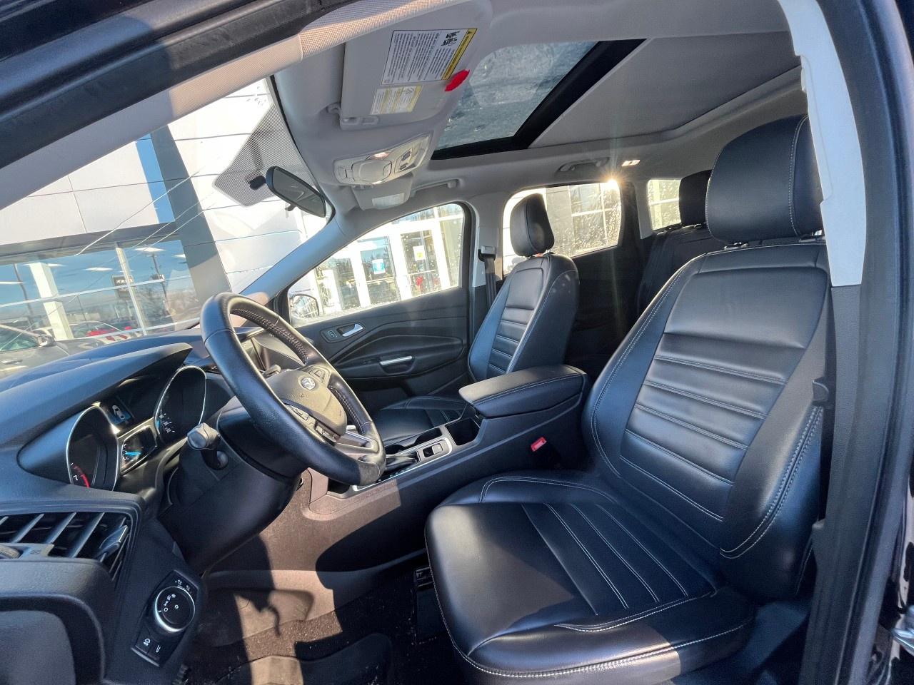 2019 Ford Escape SEL 4WD Photo