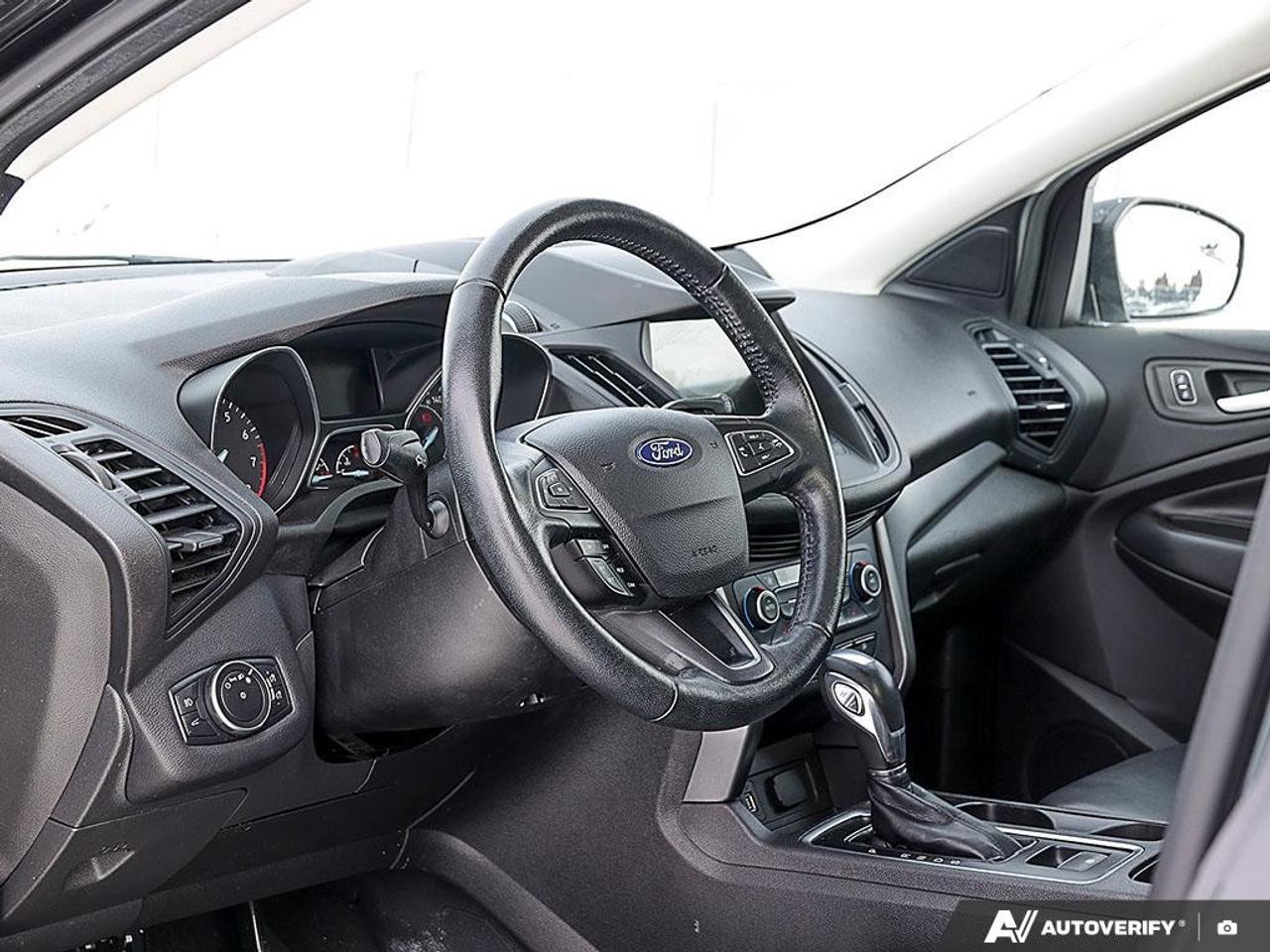 2019 Ford Escape SEL 4WD Photo
