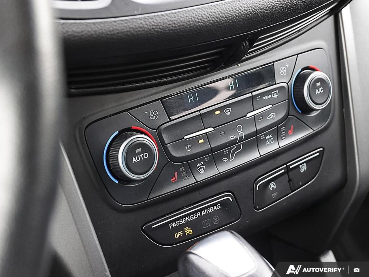 2019 Ford Escape SEL 4WD Photo