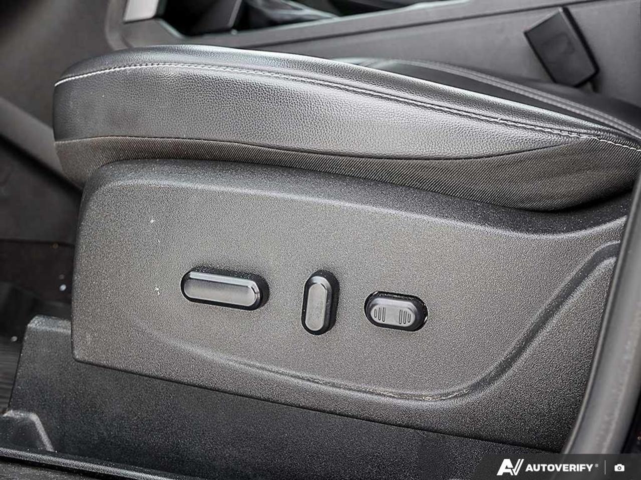 2019 Ford Escape SEL 4WD Photo