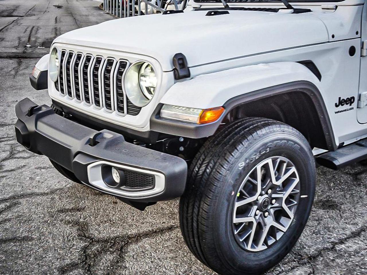 2026 Jeep Wrangler  Photo3