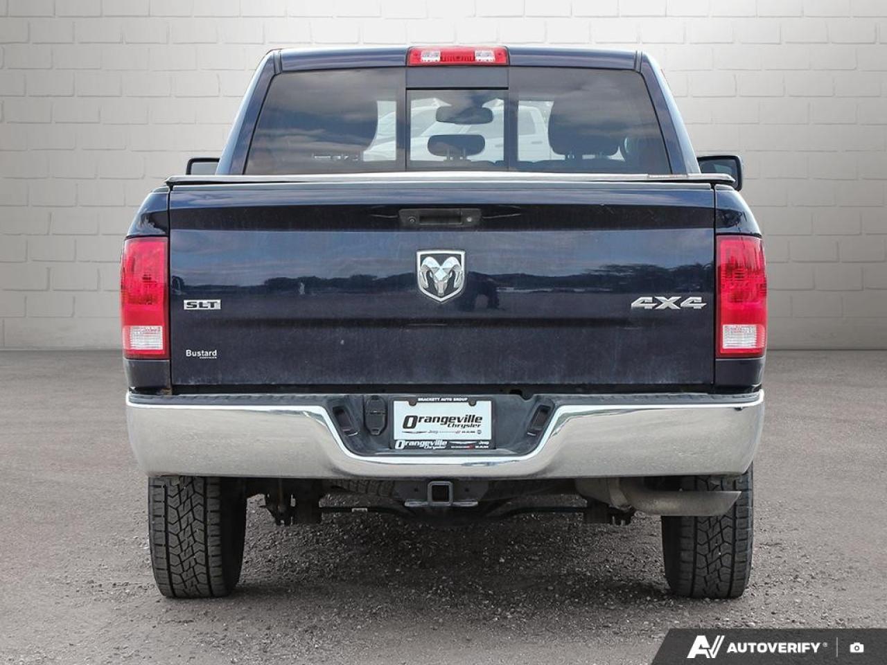 2016 RAM 1500 4WD Crew Cab 5.7 Ft Box SLT Photo4