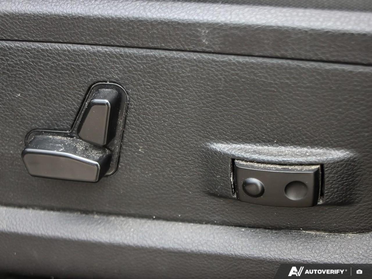 2016 RAM 1500 4WD Crew Cab 5.7 Ft Box SLT Photo