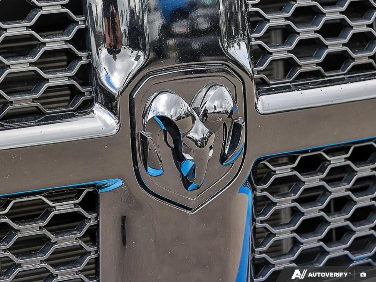 2022 RAM 1500 Classic EXPRESS 4X4 CREW CAB 5'7" BOX Photo