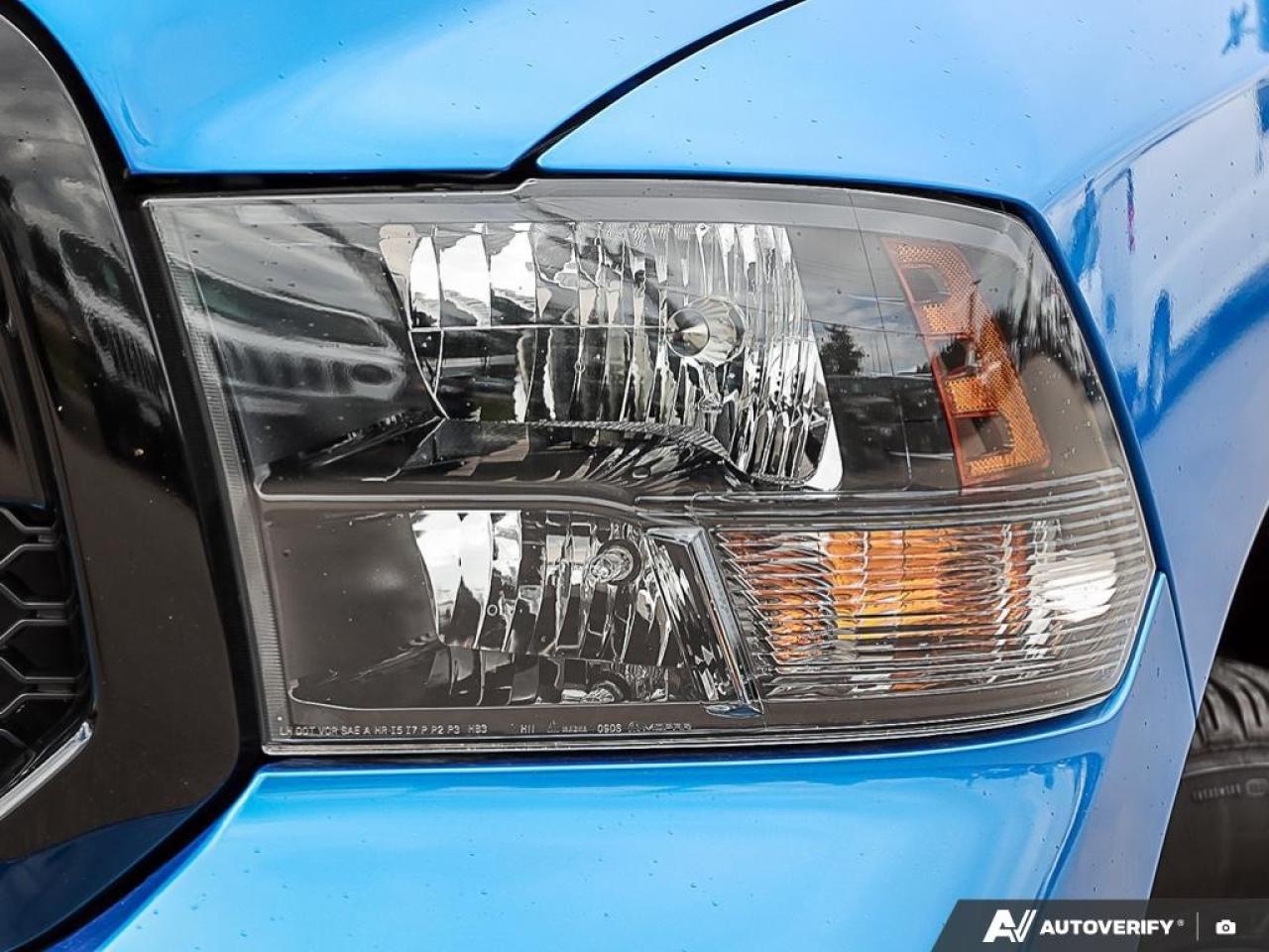 2022 RAM 1500 Classic EXPRESS 4X4 CREW CAB 5'7" BOX Photo