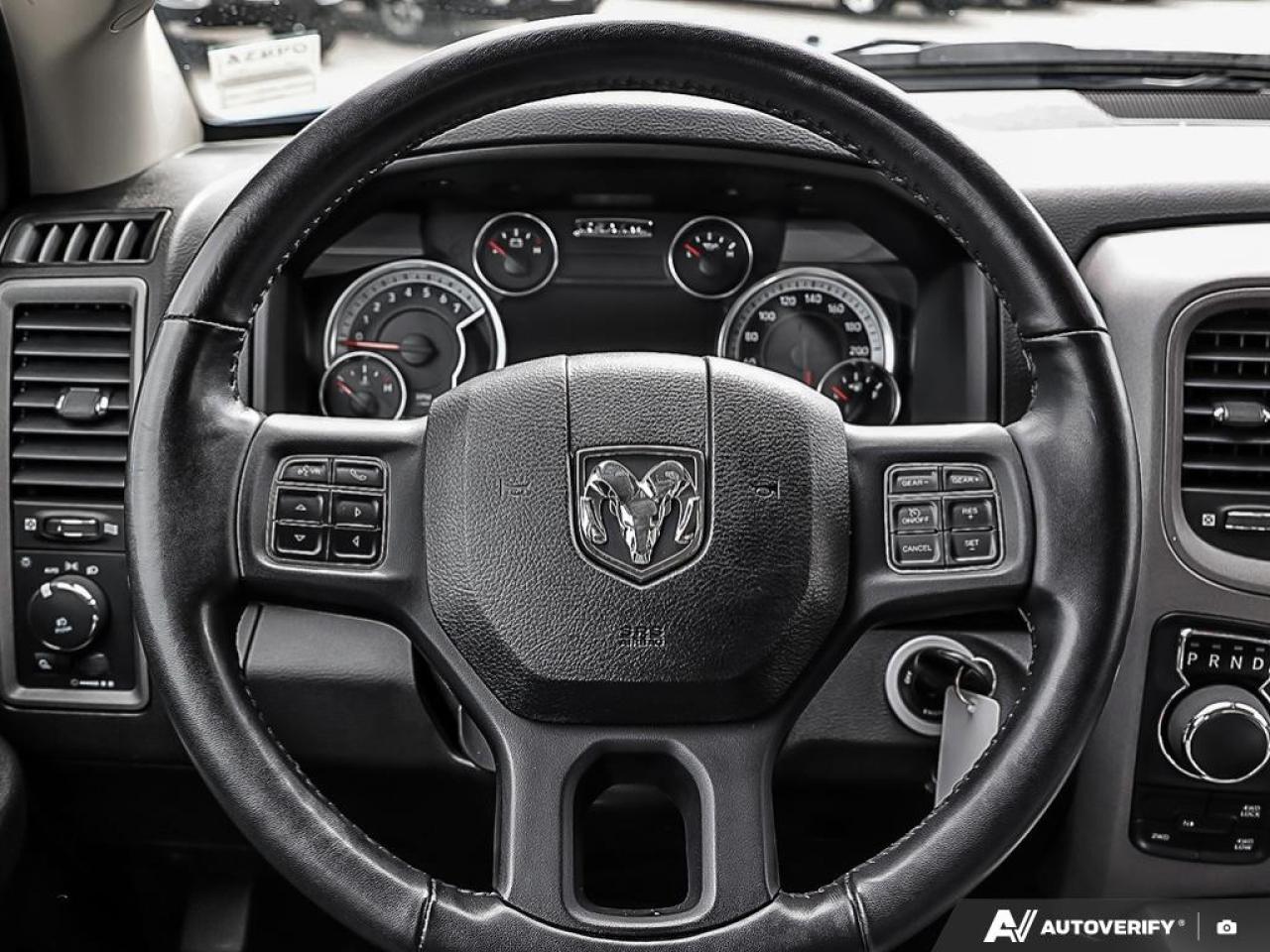 2022 RAM 1500 Classic EXPRESS 4X4 CREW CAB 5'7" BOX Photo