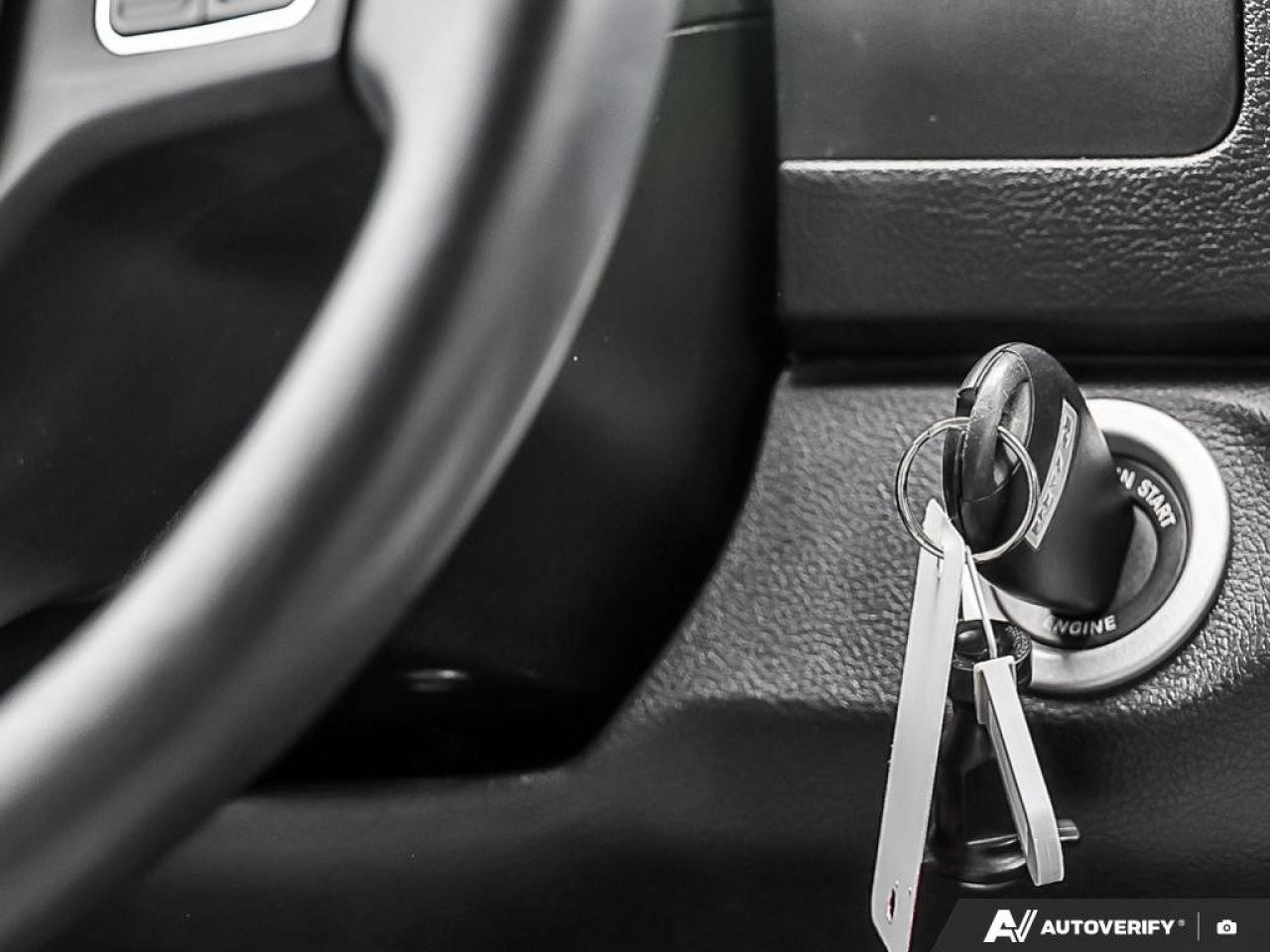 2022 RAM 1500 Classic EXPRESS 4X4 CREW CAB 5'7" BOX Photo