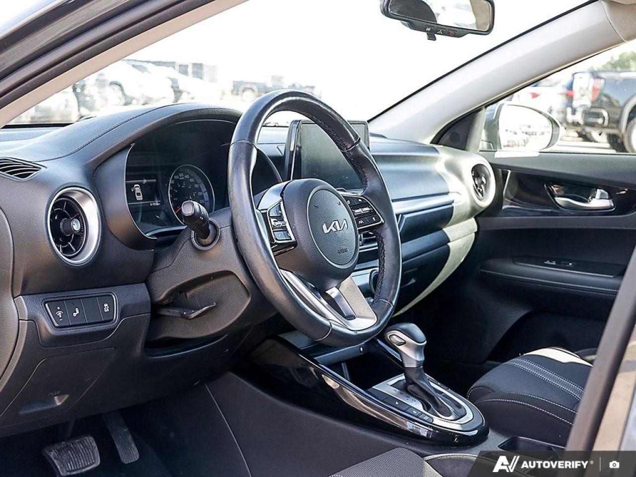 2022 Kia Forte EX Premium IVT Photo