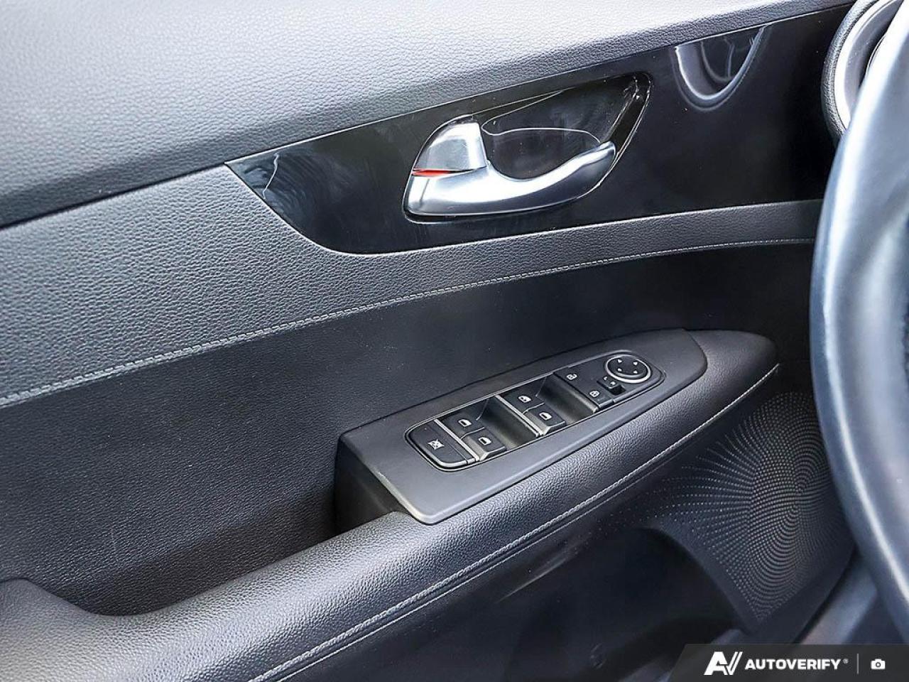 2022 Kia Forte EX Premium IVT Photo