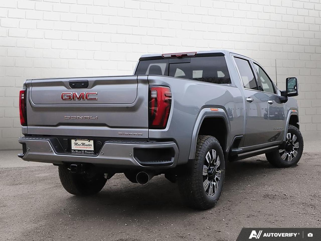 2026 GMC SIERRA 2500HD Crew Cab Standard Box 4-Wheel Drive Denali Photo4