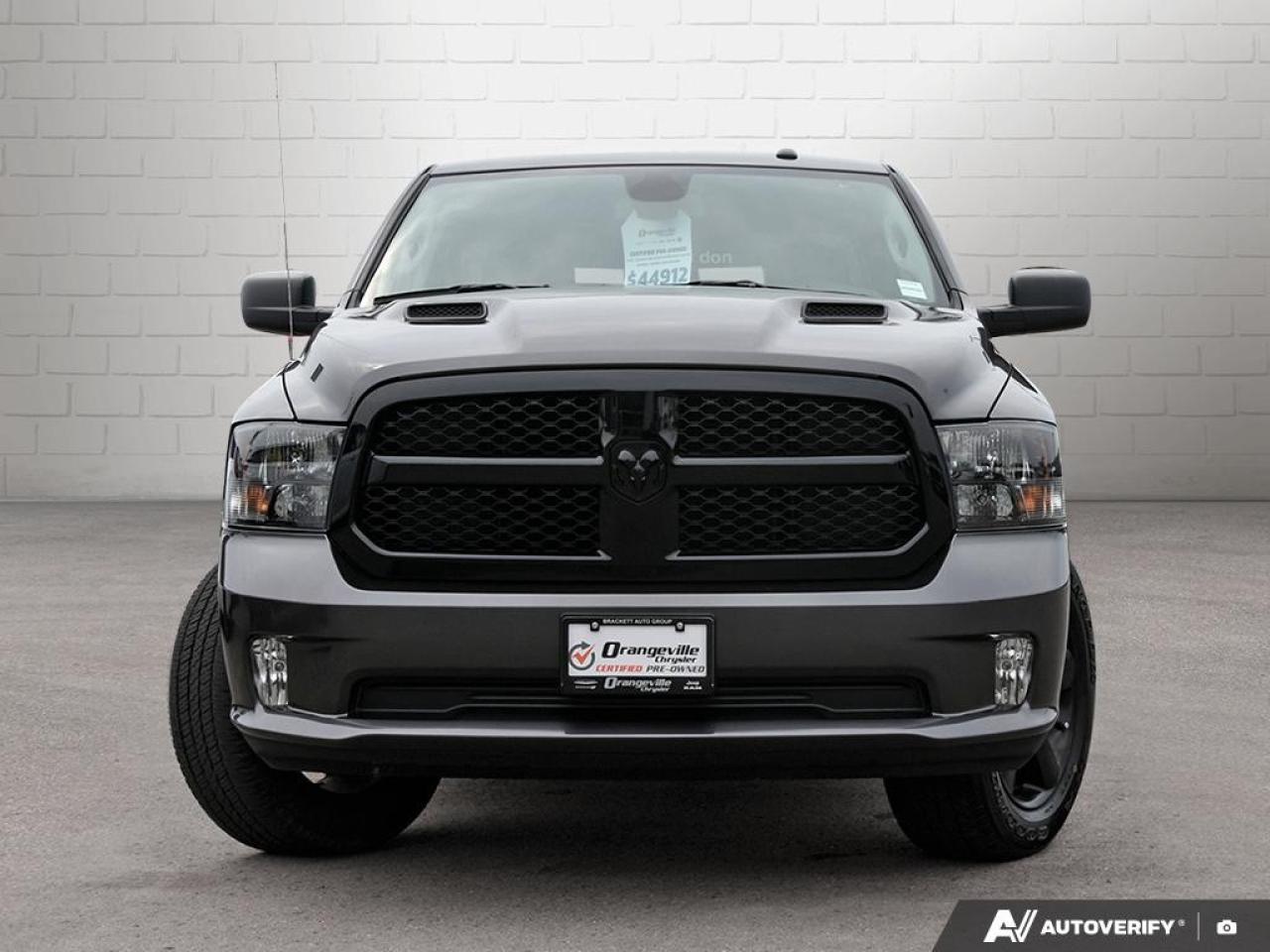 2022 RAM 1500 Classic EXPRESS 4X4 CREW CAB 5'7" BOX Photo