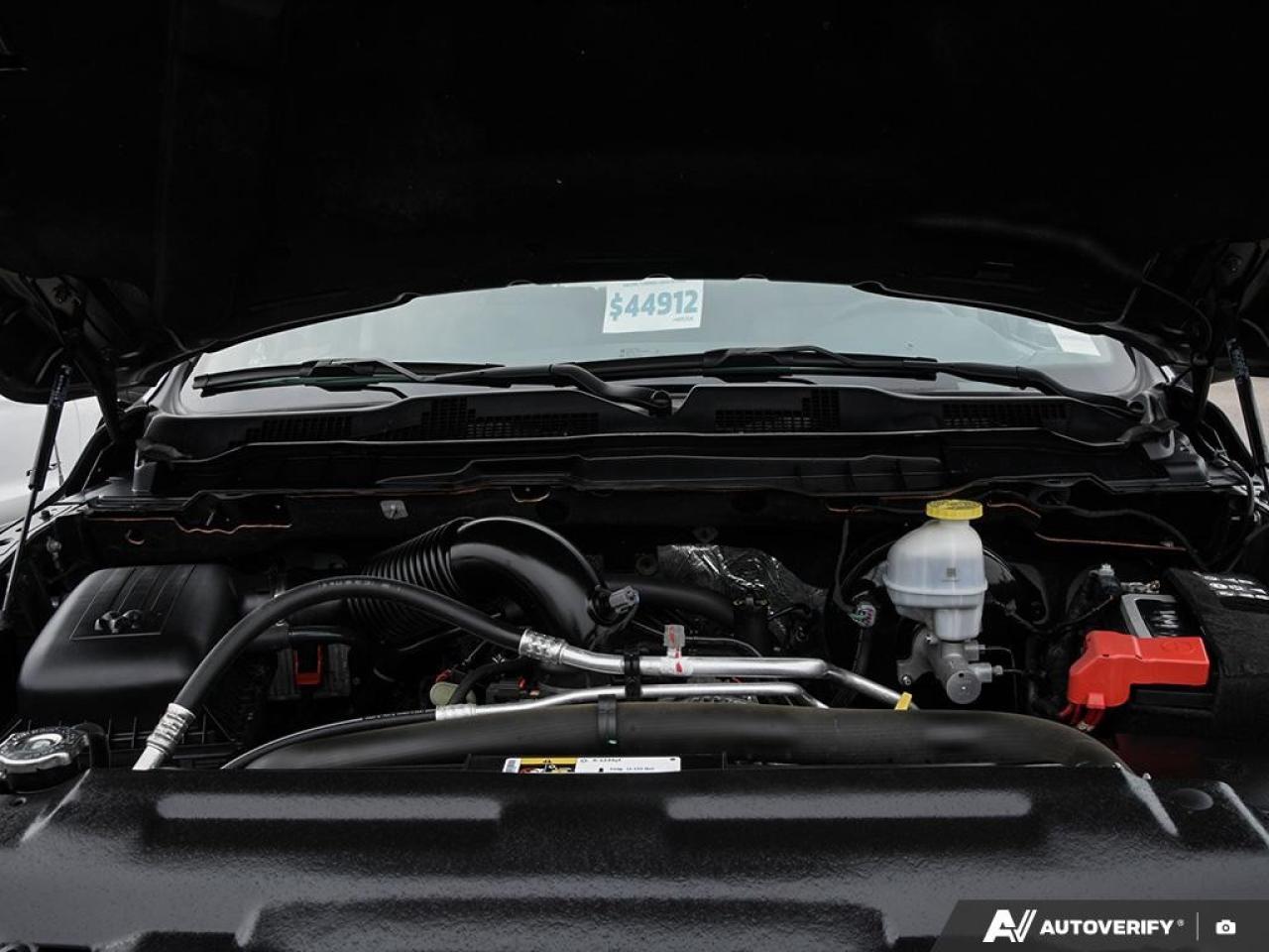 2022 RAM 1500 Classic EXPRESS 4X4 CREW CAB 5'7" BOX Photo