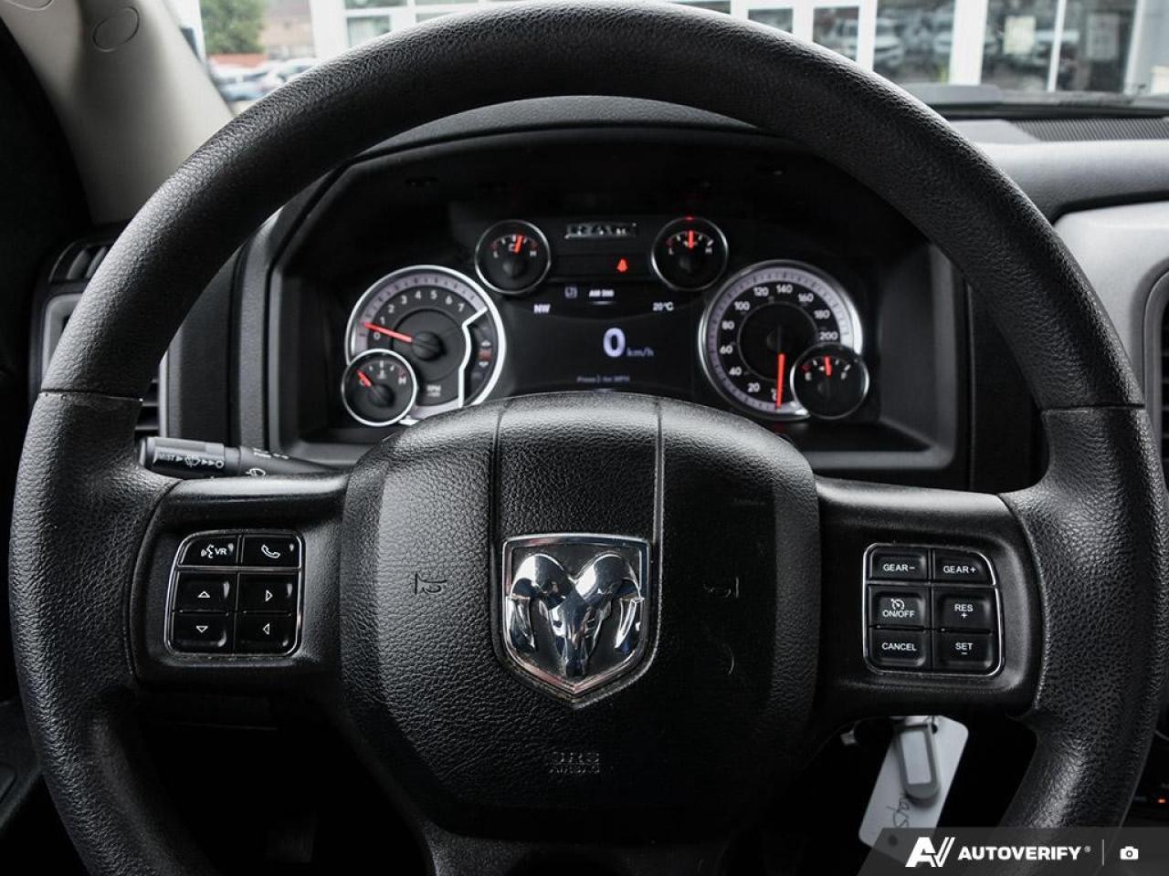 2022 RAM 1500 Classic EXPRESS 4X4 CREW CAB 5'7" BOX Photo