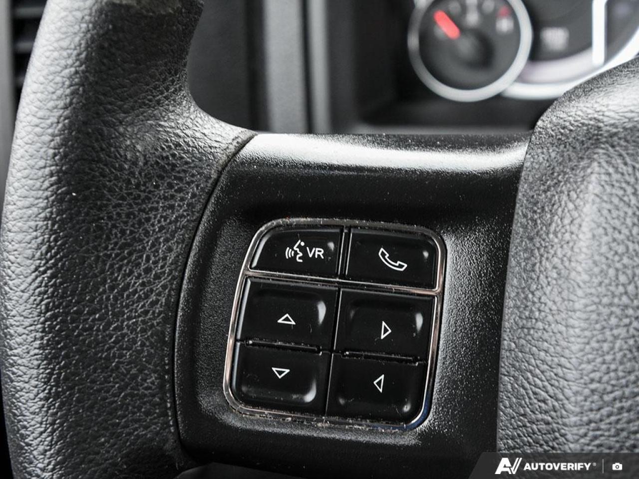 2022 RAM 1500 Classic EXPRESS 4X4 CREW CAB 5'7" BOX Photo