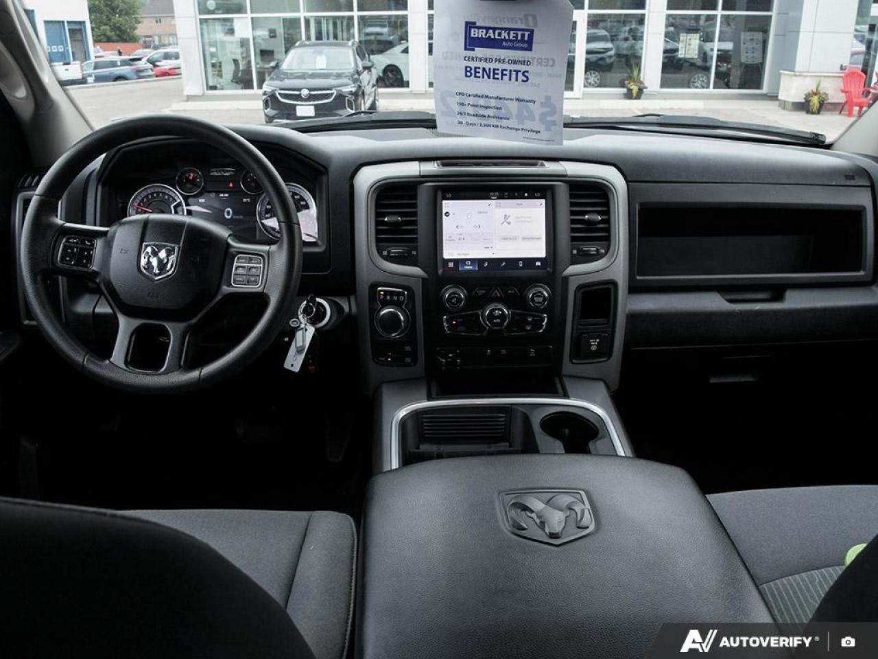 2022 RAM 1500 Classic EXPRESS 4X4 CREW CAB 5'7" BOX Photo