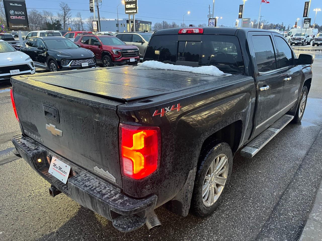 2018 Chevrolet Silverado 1500 Crew Cab Short Box 4-Wheel Drive High Country Photo