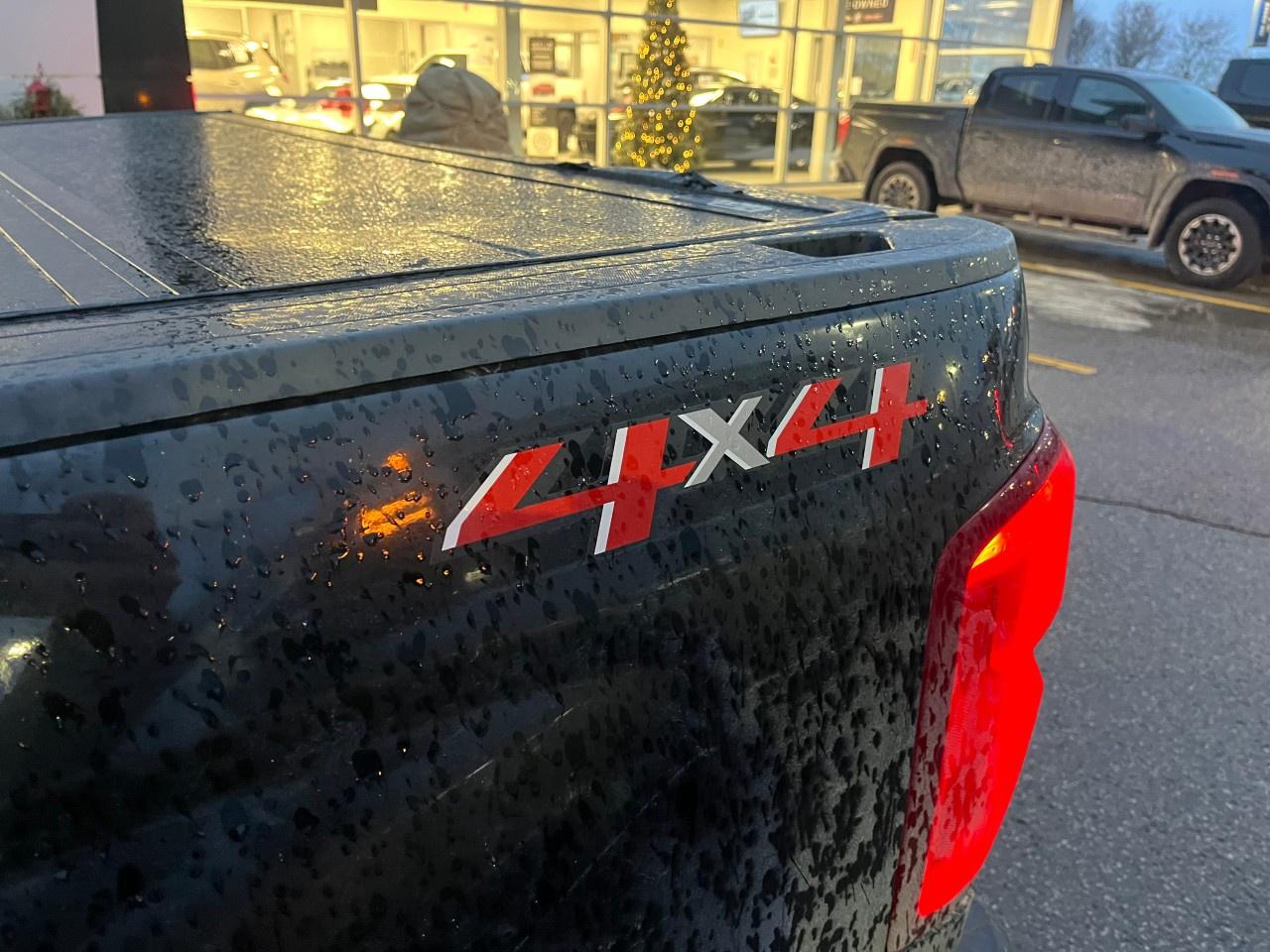 2018 Chevrolet Silverado 1500 Crew Cab Short Box 4-Wheel Drive High Country Photo