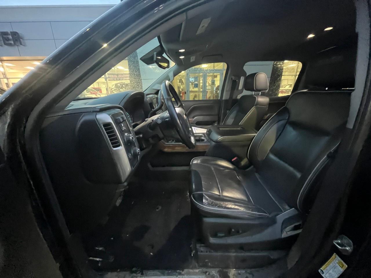 2018 Chevrolet Silverado 1500 Crew Cab Short Box 4-Wheel Drive High Country Photo