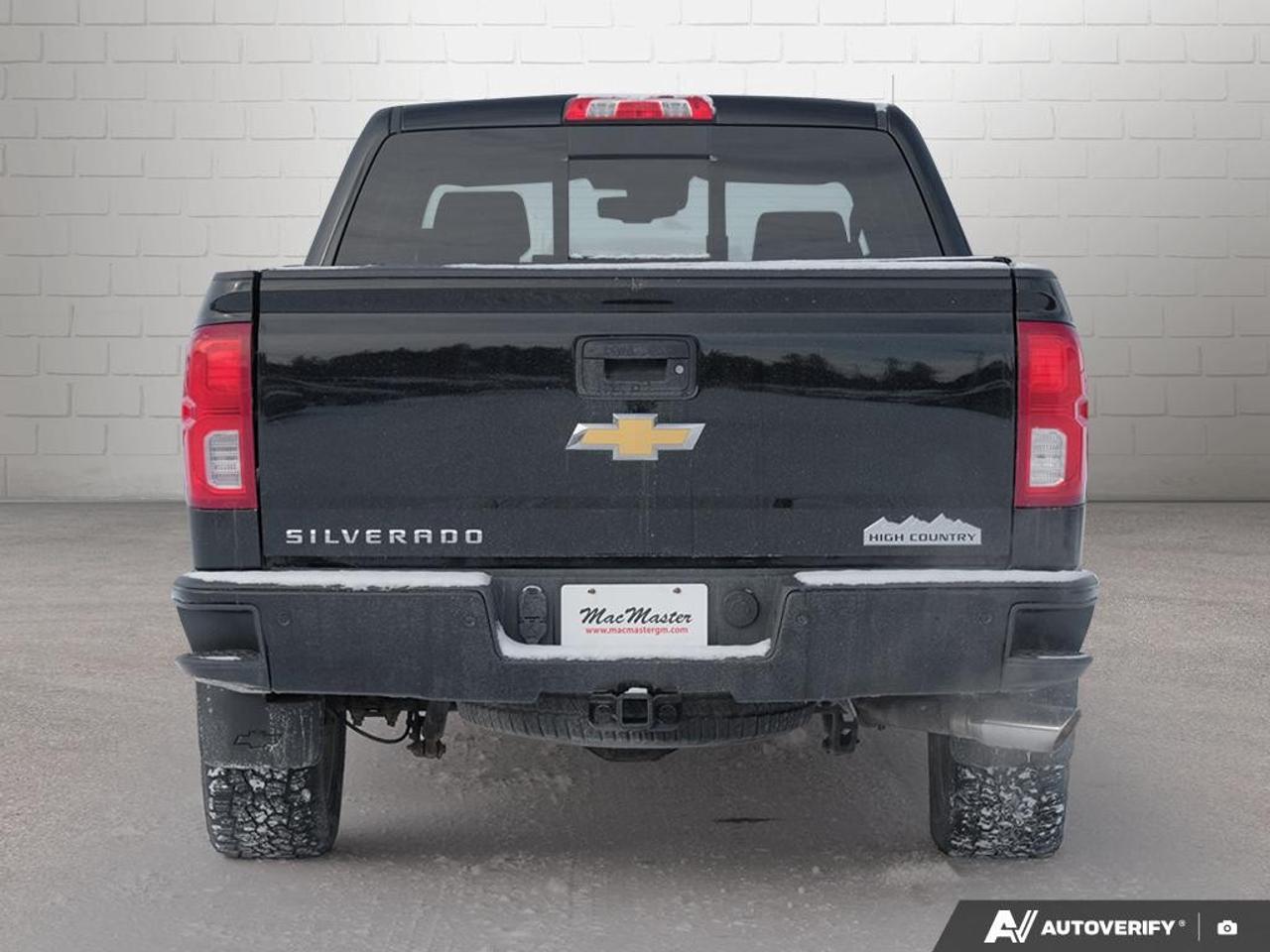 2018 Chevrolet Silverado 1500 Crew Cab Short Box 4-Wheel Drive High Country Photo3