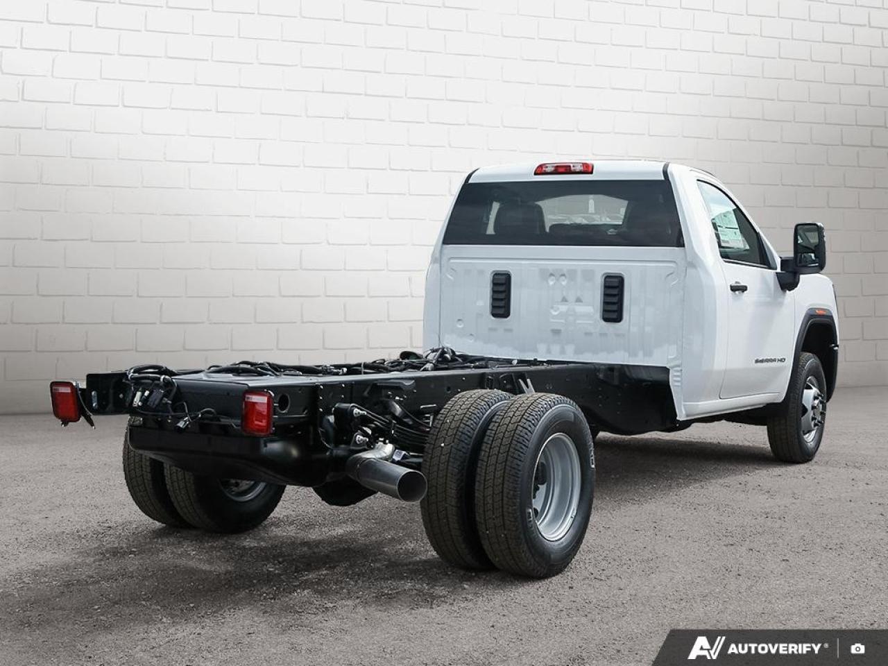 2026 GMC Sierra 3500HD CC 4WD Reg Cab 171" WB, 84.5" CA Pro Photo4