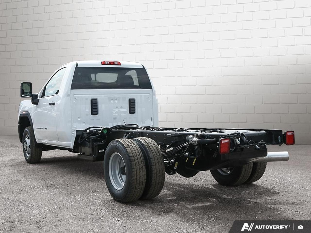 2026 GMC Sierra 3500HD CC 4WD Reg Cab 171" WB, 84.5" CA Pro Photo2