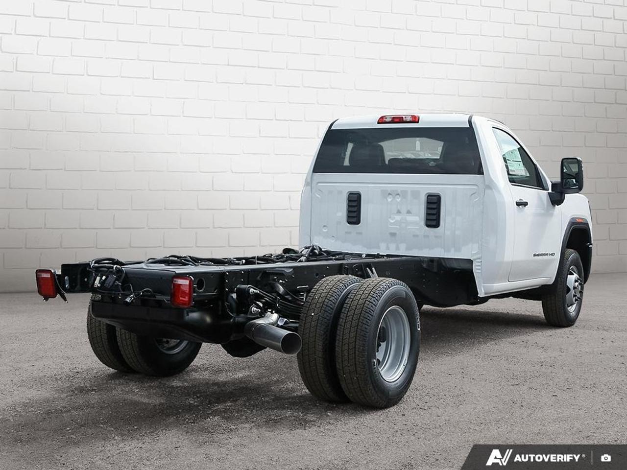 2026 GMC Sierra 3500HD CC 4WD Reg Cab 171" WB, 84.5" CA Pro Photo4