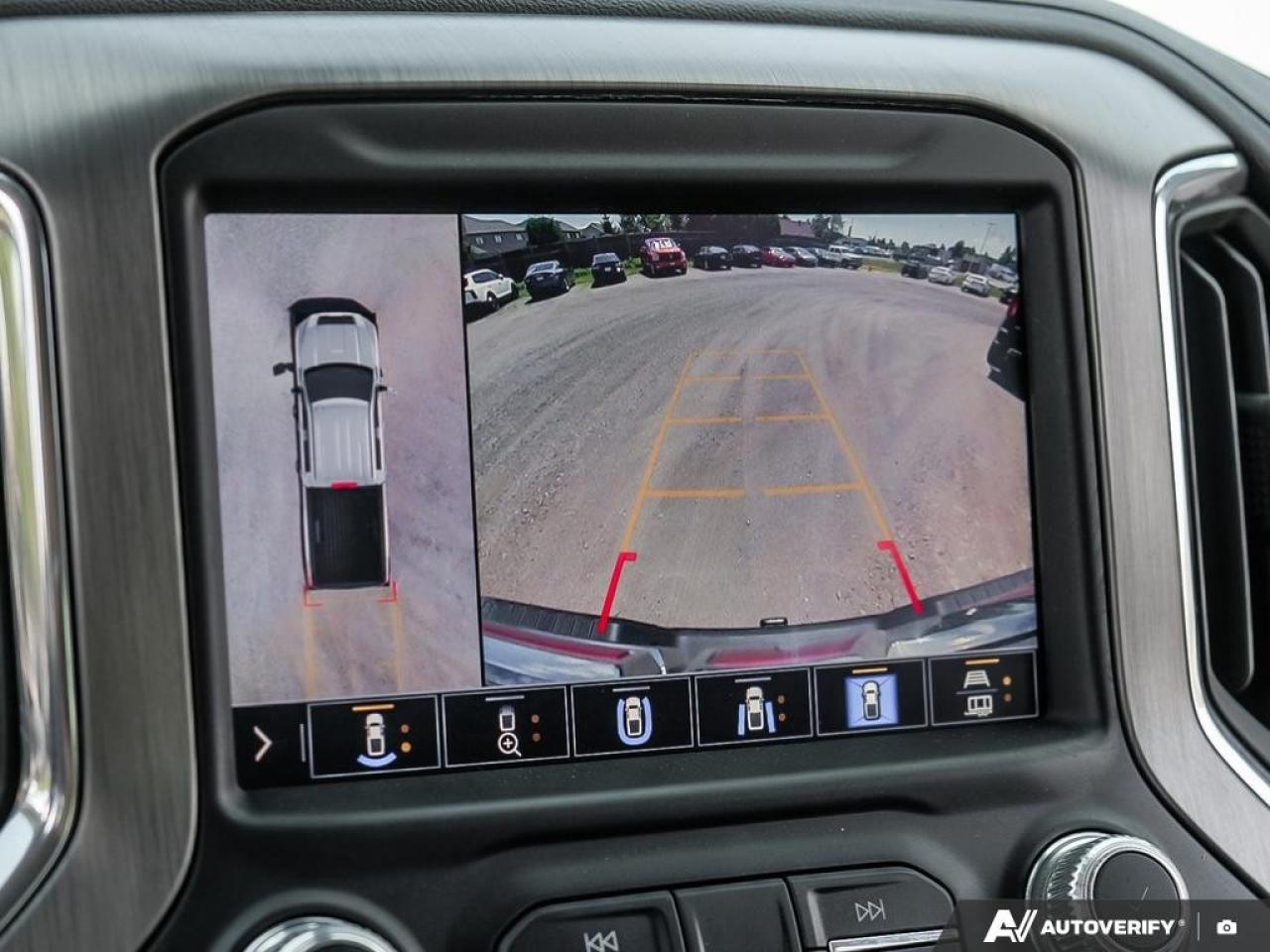 2023 GMC SIERRA 2500HD 4WD Crew Cab Standard Box Denali Photo