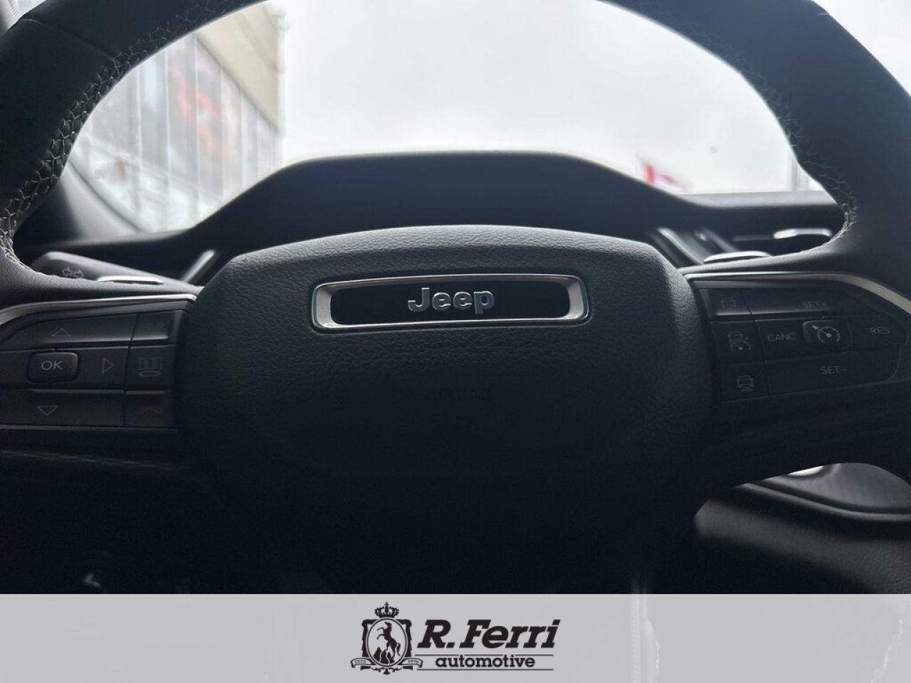 2023 Jeep Grand Cherokee Laredo 4dr 4x4 Photo