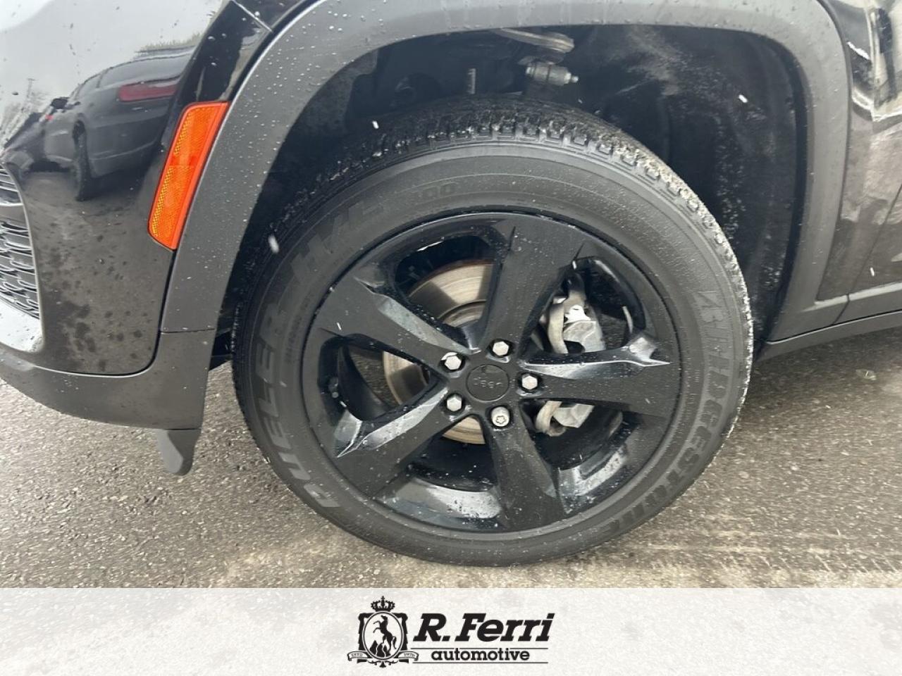 2023 Jeep Grand Cherokee Laredo 4dr 4x4 Photo