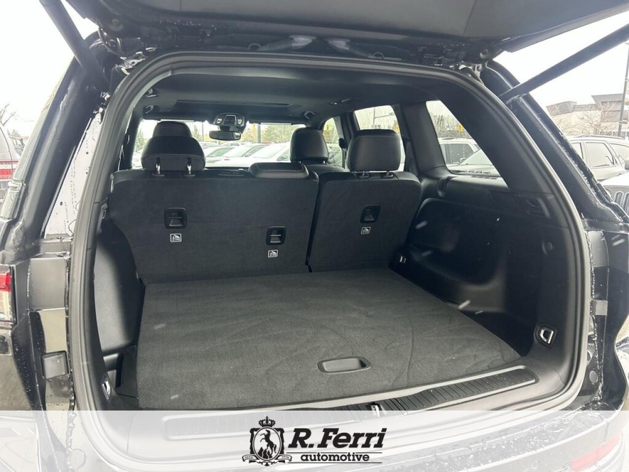 2023 Jeep Grand Cherokee Laredo 4dr 4x4 Photo