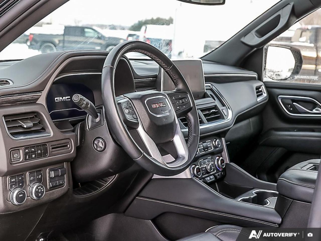 2023 GMC Yukon XL 4WD 4dr SLT Photo