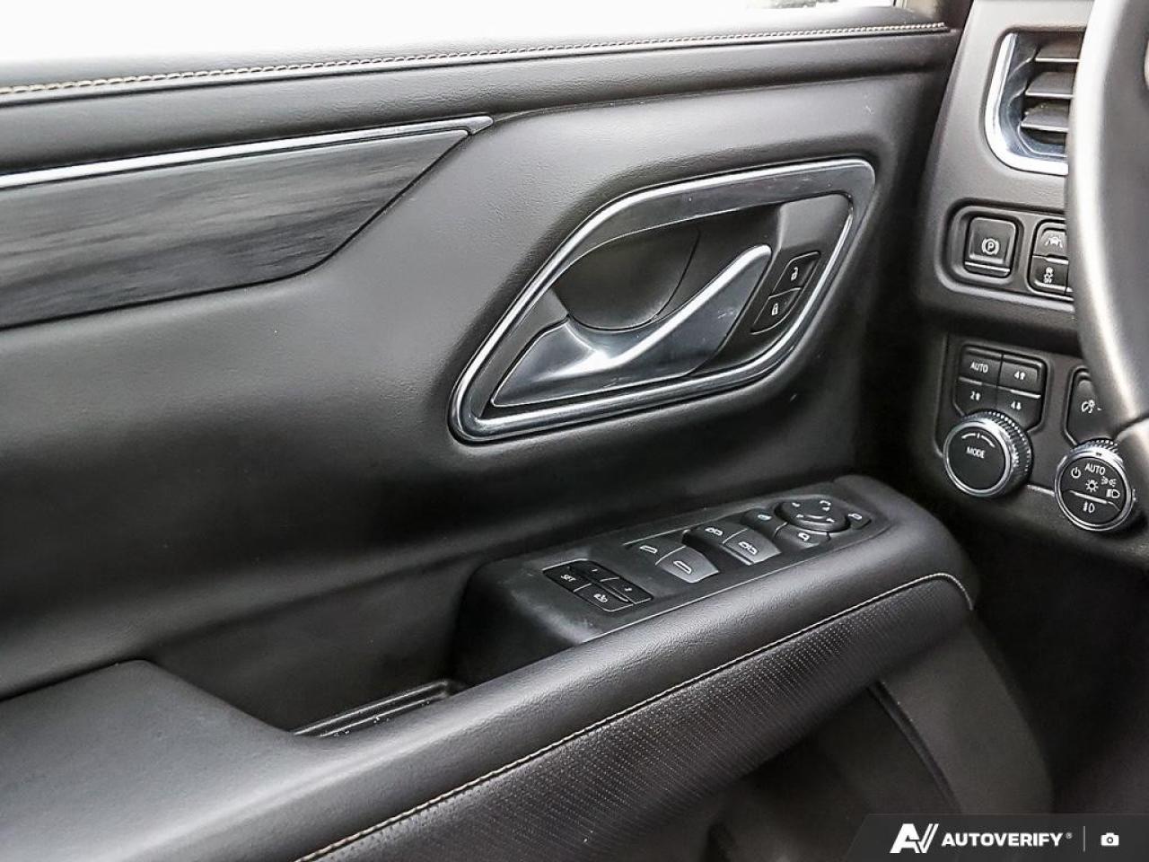 2023 GMC Yukon XL 4WD 4dr SLT Photo