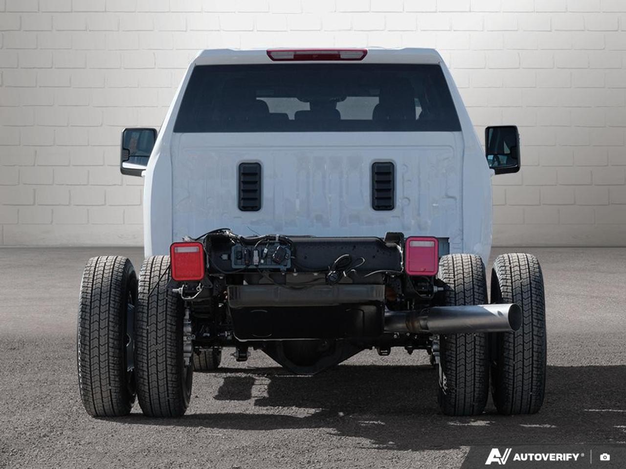 2026 GMC Sierra 3500HD CC 4WD Crew Cab 177" WB, 60" CA SLE Photo