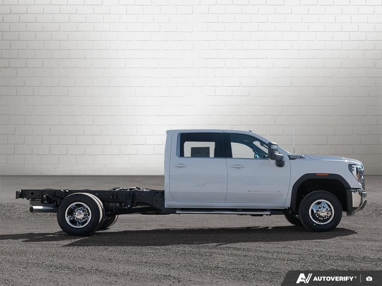 2026 GMC Sierra 3500HD CC 4WD Crew Cab 177" WB, 60" CA SLE Photo