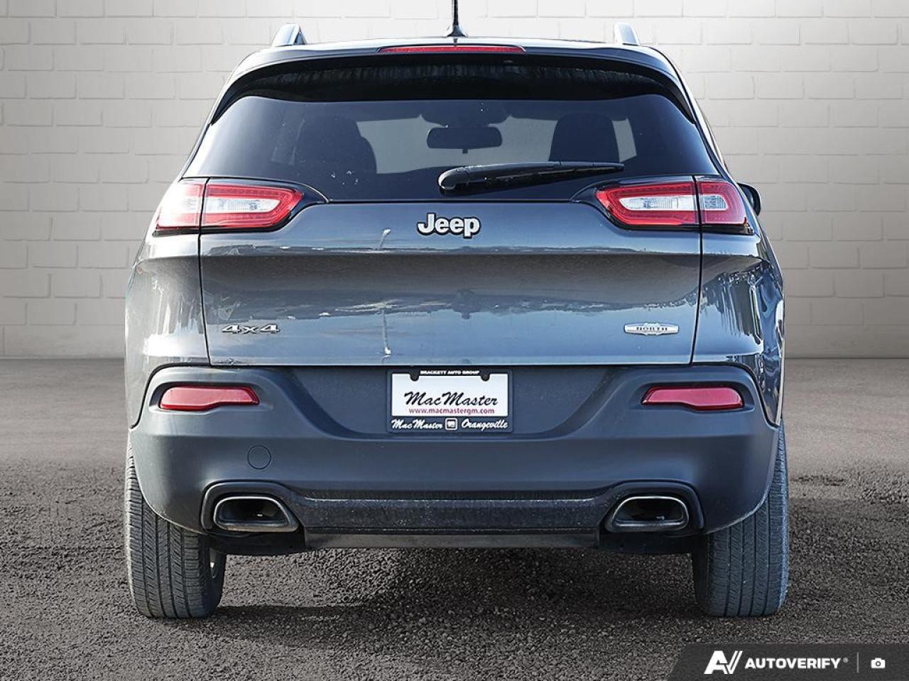 2015 Jeep Cherokee 4WD 4dr North Photo