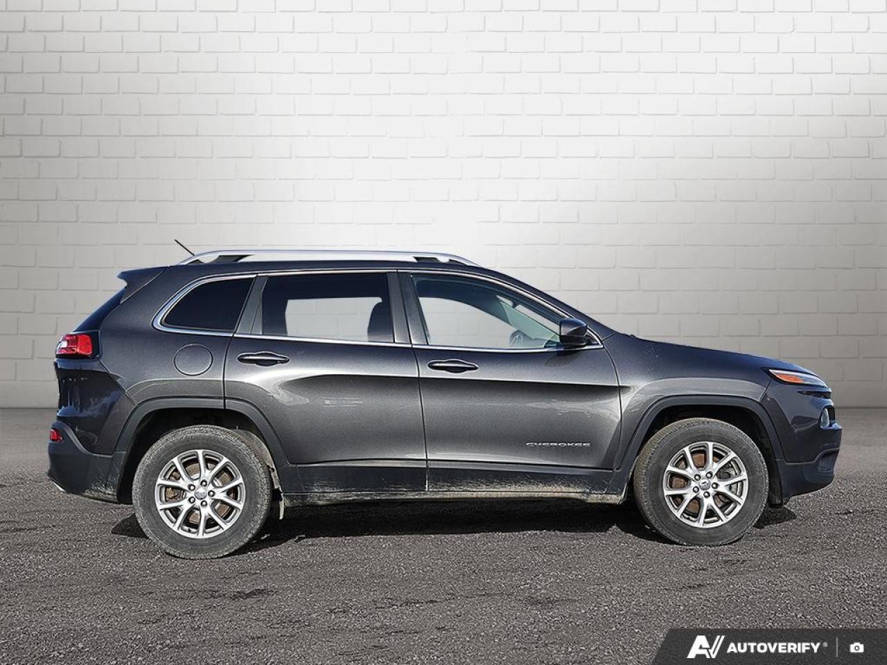 2015 Jeep Cherokee 4WD 4dr North Photo