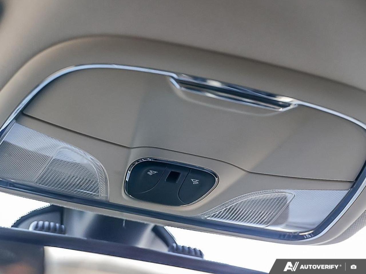 2015 Jeep Cherokee 4WD 4dr North Photo