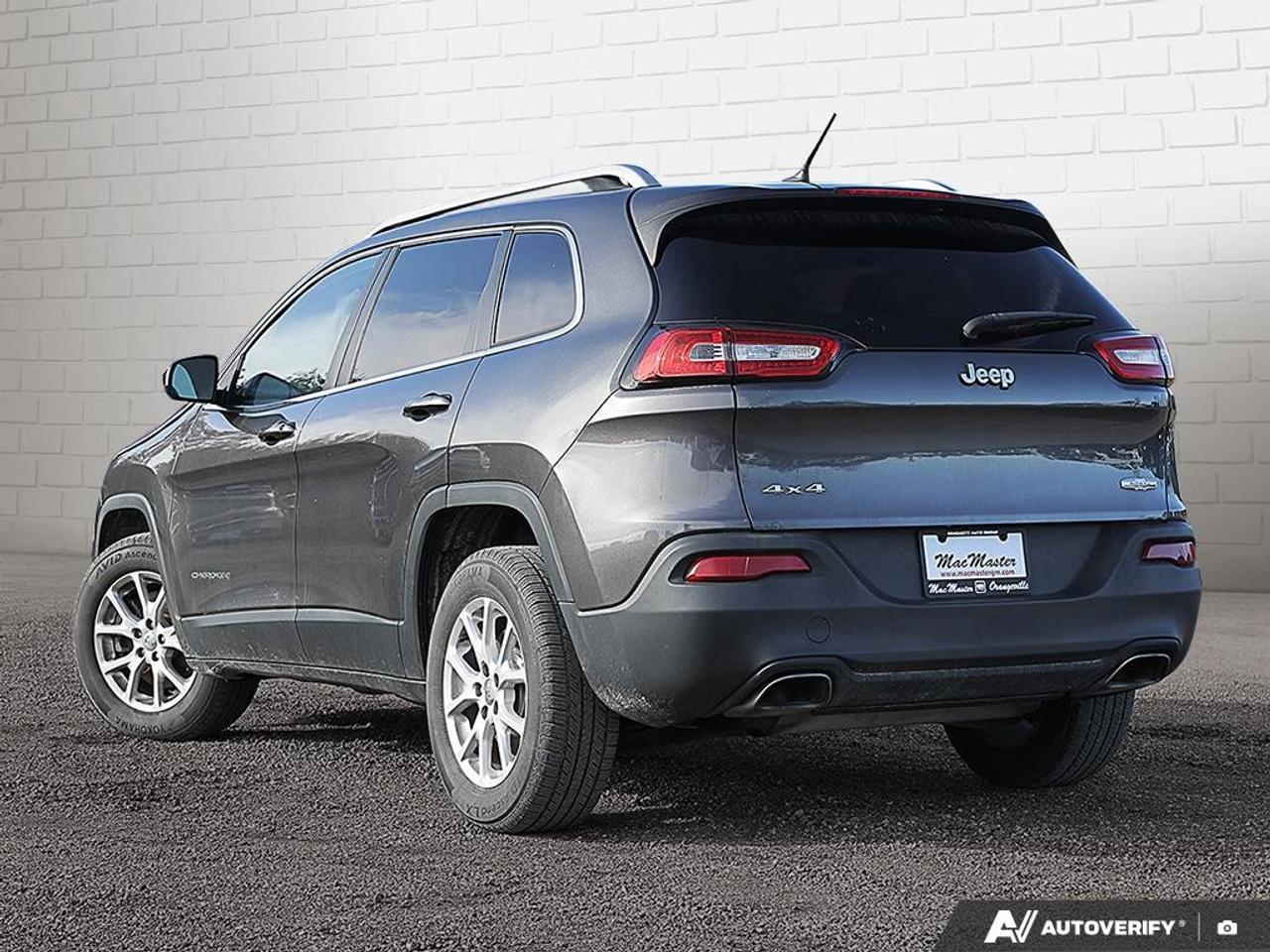 2015 Jeep Cherokee 4WD 4dr North Photo