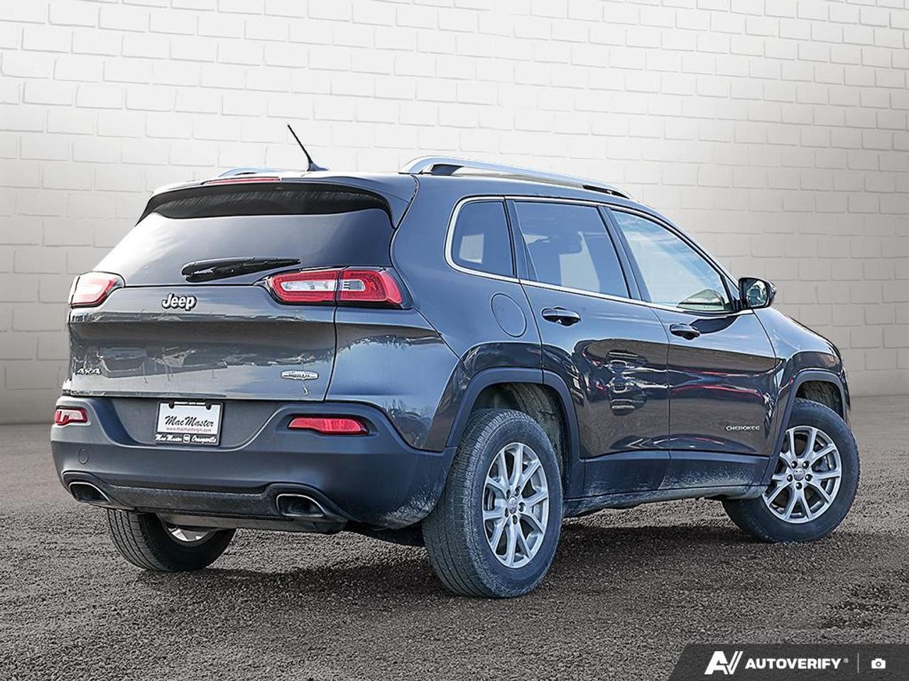 2015 Jeep Cherokee 4WD 4dr North Photo4