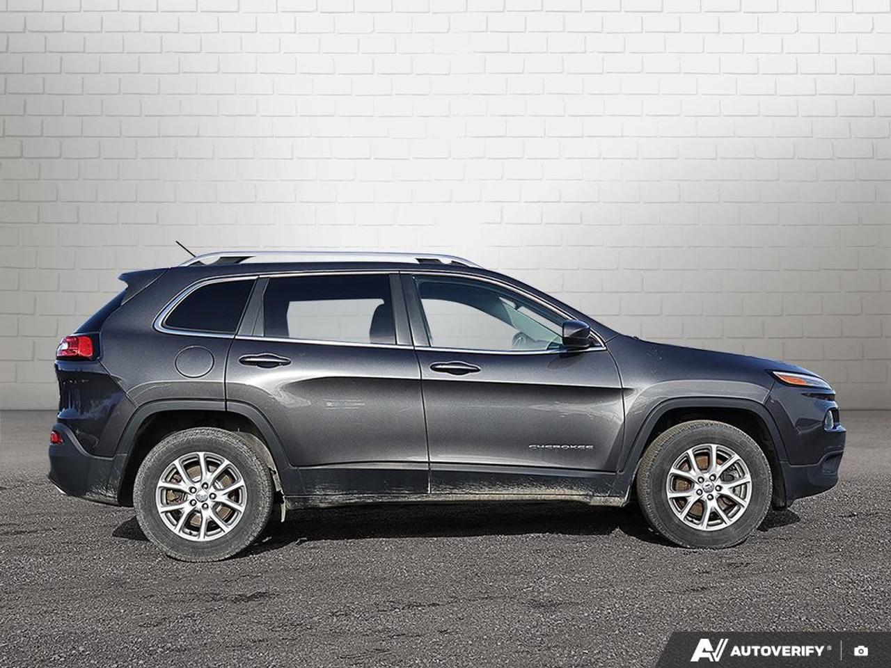2015 Jeep Cherokee 4WD 4dr North Photo